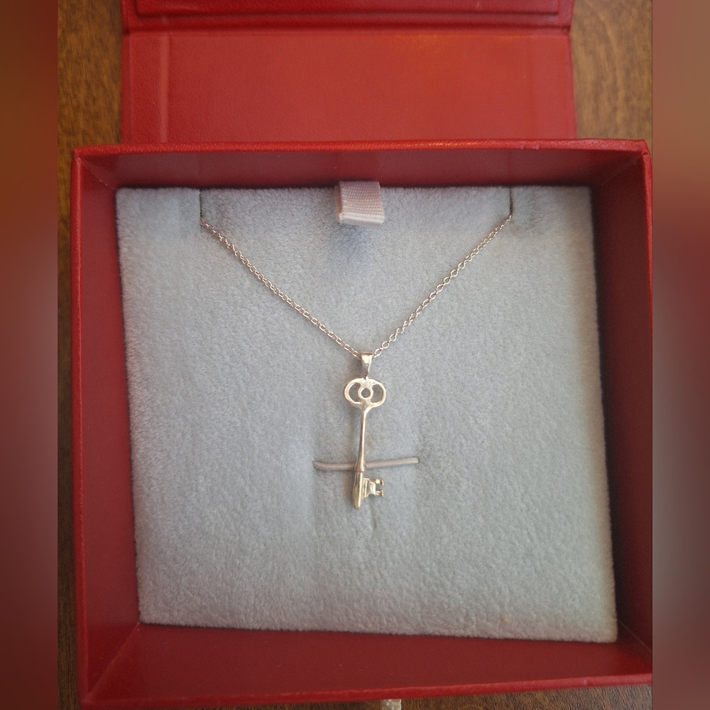 Like New Red Envelope Key To Success Sterling Silver Necklace With 18" Chain